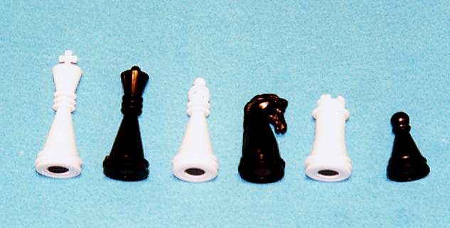King Arthur uses standard Staunton style pieces - click to return to review